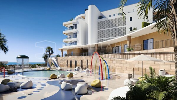 Neubau-Penthäuser mit 4 Schlafzimmern in Mijas Costa, in erster Golfreihe mit Meerblick