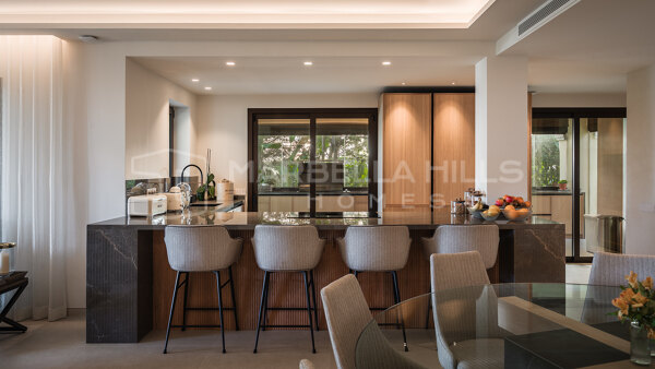 Appartement de luxe avec jardin et piscine privée à Aloha Park, Nueva Andalucía