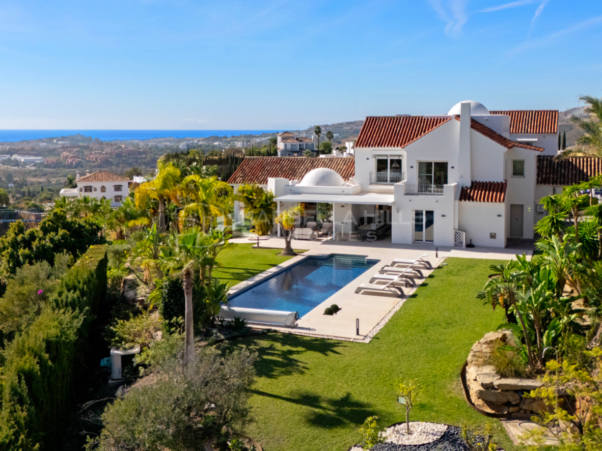 Villa de luxe à vendre à Puerto del Almendro Benahavís – Domaine exclusif avec vues panoramiques sur la mer près de Marbella et Puerto Banús