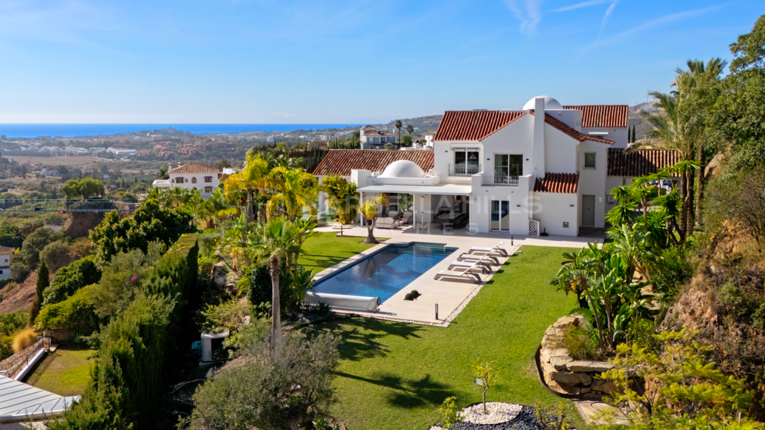 Villa de luxe à vendre à Puerto del Almendro Benahavís – Domaine exclusif avec vues panoramiques sur la mer près de Marbella et Puerto Banús