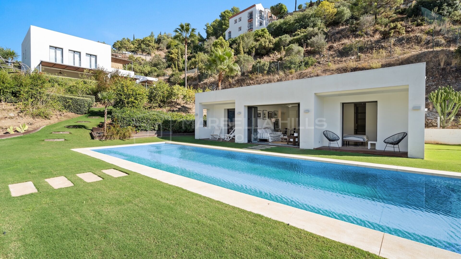 Modern Mediterranean Villa for Sale in El Madroñal, Benahavís – Sea & Mountain Views