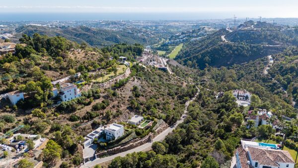 Modern Mediterranean Villa for Sale in El Madroñal, Benahavís – Sea & Mountain Views