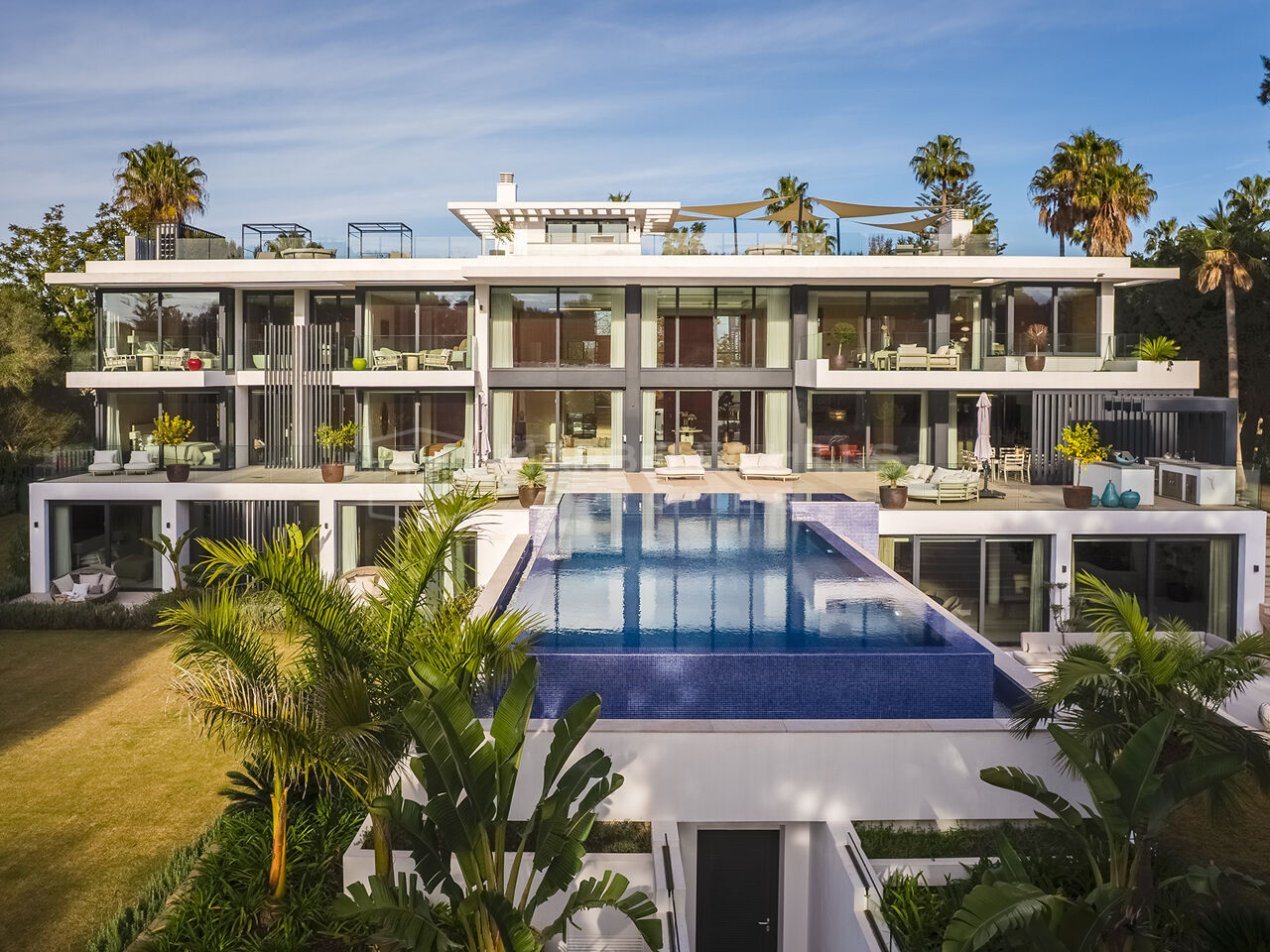 Exclusiva villa contemporánea en Kings & Queens, Sotogrande Costa