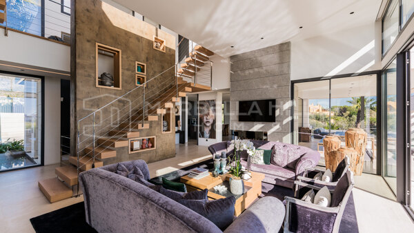 Zeitgenössische Ultra-Luxusvilla mit 360°-Panoramablick an der Golden Mile von Marbella
