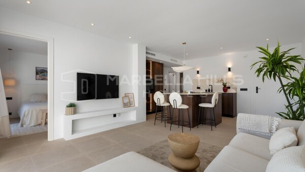 Penthouse Contemporain avec Vue Mer et Toit-Terrasse Privé à La Quinta, Benahavís