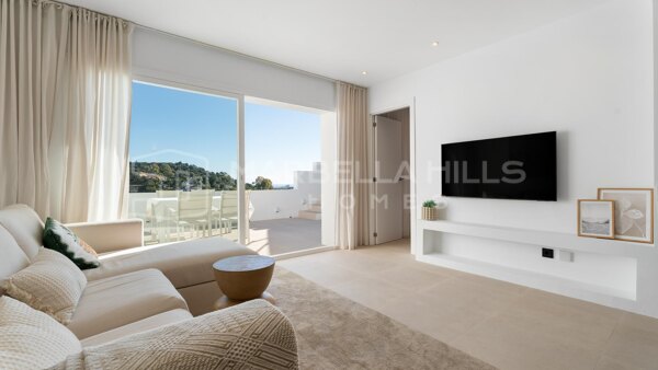 Penthouse Contemporain avec Vue Mer et Toit-Terrasse Privé à La Quinta, Benahavís