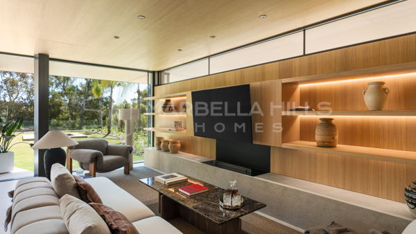Contemporary luxury villa with sea views in La Cerquilla, Nueva Andalucía