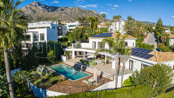 Villa de lujo con vistas al mar en Nagüeles, Marbella | Residencia contemporánea en la Golden Mile