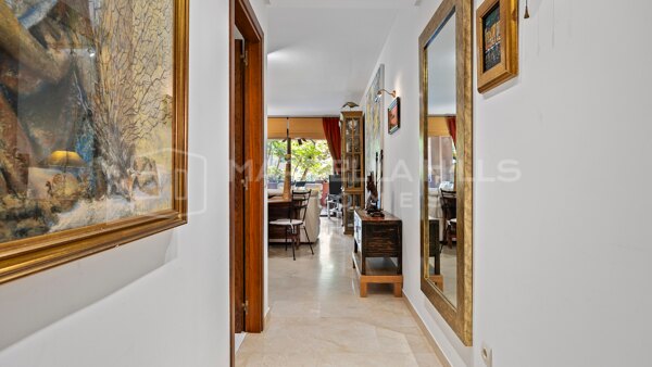 Apartamento en Primera Línea de Playa en Venta en Alicate Playa, Marbella Este