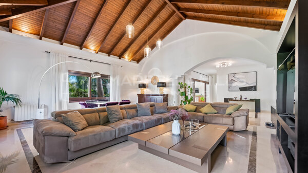 Villa mediterránea de lujo en venta en Nueva Andalucía, Marbella – Valle del Golf