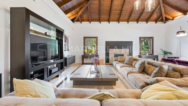 Villa mediterránea de lujo en venta en Nueva Andalucía, Marbella – Valle del Golf