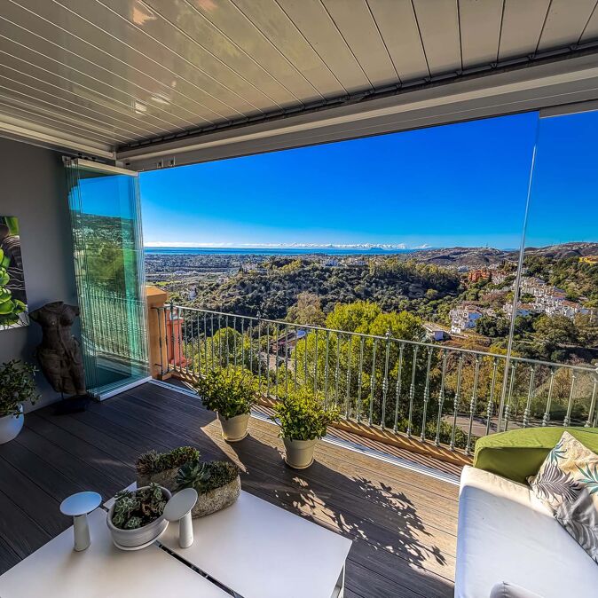Sea View Penthouse for Sale in Monte Halcones, Marbella – Panoramic Mediterranean Views