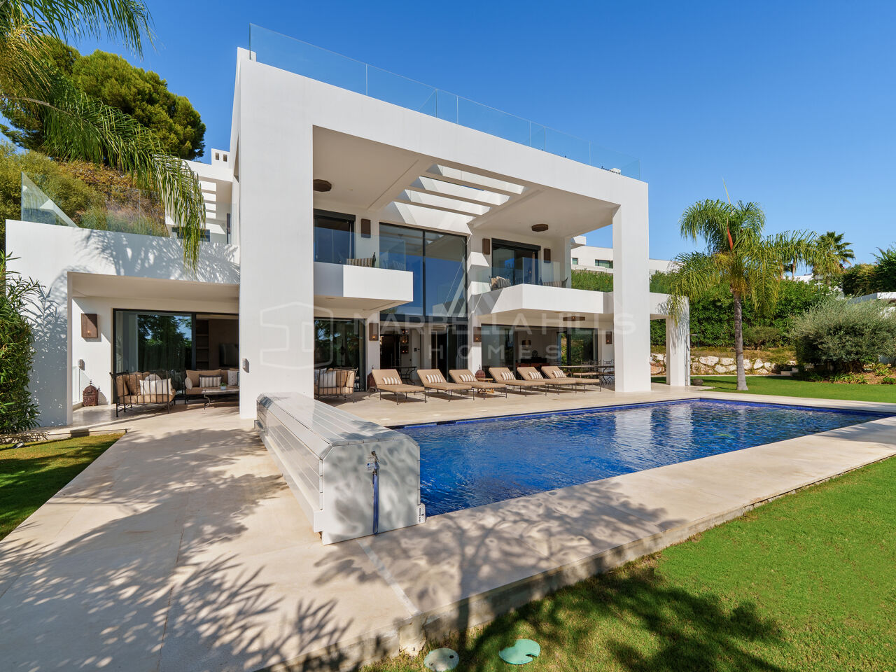 Luxury Contemporary Villa for Sale in Nueva Andalucía, Marbella – Golf Valley