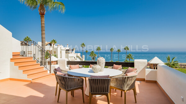 Luxury Beachfront Penthouse with Rooftop Jacuzzi & Sauna - Marbella–Estepona Costa del Sol