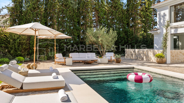 Architectural Luxury Villa with Cinema, Spa and Golf Views in Las Brisas, Nueva Andalucía