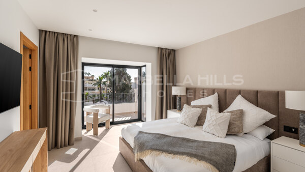 Duplex penthouse rénové avec solarium à vendre à Aloha Gardens, Nueva Andalucía – Marbella