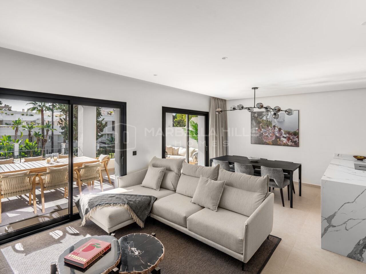 Duplex penthouse rénové avec solarium à vendre à Aloha Gardens, Nueva Andalucía – Marbella