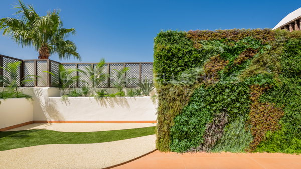 Luxus-Penthouse in erster Strandlinie mit Dachterrasse in Bahía del Velerín – Zwischen Marbella und Estepona