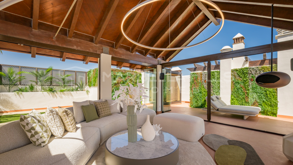 Luxus-Penthouse in erster Strandlinie mit Dachterrasse in Bahía del Velerín – Zwischen Marbella und Estepona