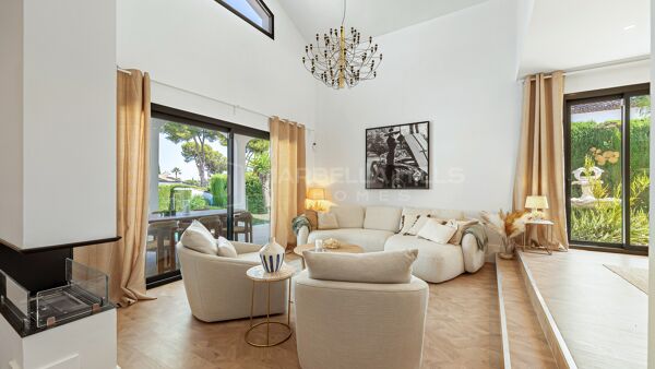 Elegante Villa Reformada en Venta en Marbella Country Club – Nueva Andalucía