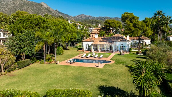 Villa méditerranéenne à vendre à Altos Reales, Marbella Golden Mile | Vue panoramique