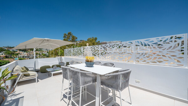Luxury Designer Townhouse with Panoramic Views in La Quinta Hills, Benahavís