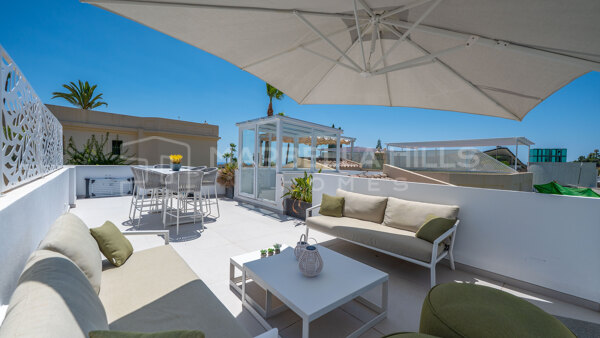 Luxury Designer Townhouse with Panoramic Views in La Quinta Hills, Benahavís