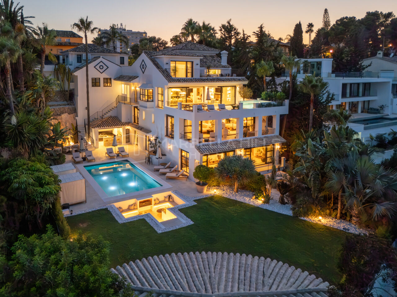 Luxury Villa for Sale in Nueva Andalucía Marbella – Contemporary Golf Valley Residence with Sea and La Concha Views
