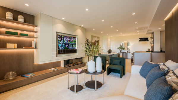 Luxus-Apartment in Strandlage in Bahía del Velerín, Estepona