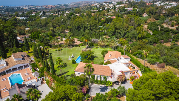 Villa Andaluza con Vistas al Mar en Venta en Fuente del Espanto, Benahavís