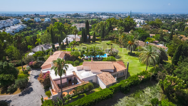 Villa Andalouse avec Vue sur Mer à Vendre à Fuente del Espanto, Benahavís