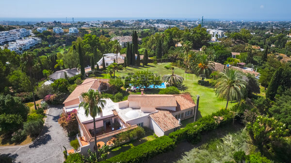 Villa Andaluza con Vistas al Mar en Venta en Fuente del Espanto, Benahavís