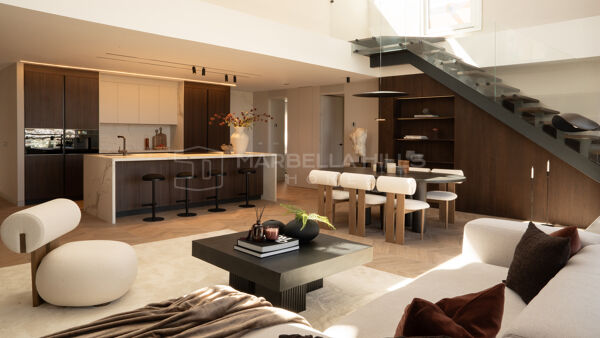 Luxury Renovated Penthouse with Private Pool in Magna, Nueva Andalucia - Marbella