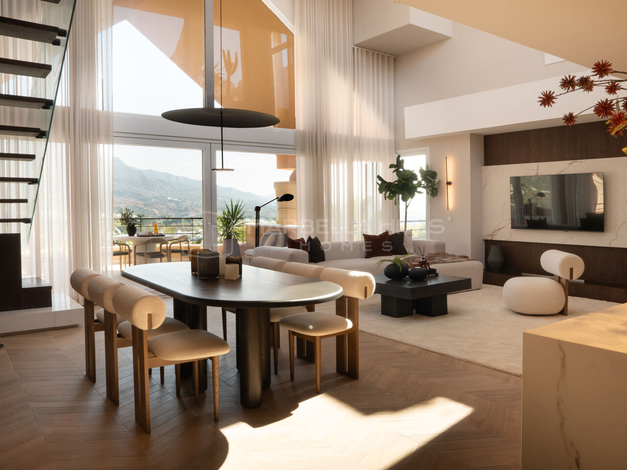 Luxury Renovated Penthouse with Private Pool in Magna, Nueva Andalucia - Marbella
