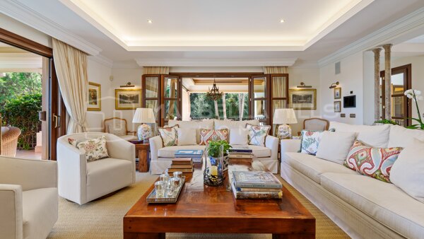 Villa à Vendre à Las Lomas del Marbella Club, Golden Mile – El Bosque | Vue Mer et Intimité Totale