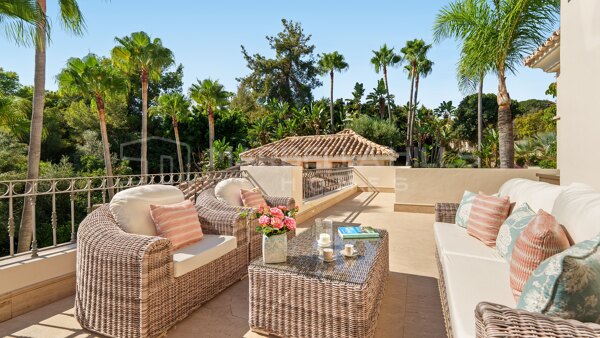 Villa à Vendre à Las Lomas del Marbella Club, Golden Mile – El Bosque | Vue Mer et Intimité Totale