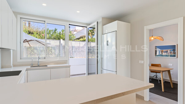 Adosado moderno en venta en Nueva Andalucía – Rodeo Alto
