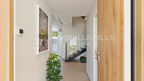 Adosado moderno en venta en Nueva Andalucía – Rodeo Alto