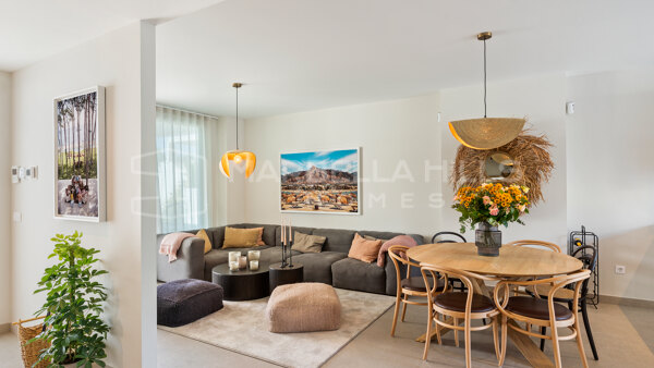 Adosado moderno en venta en Nueva Andalucía – Rodeo Alto