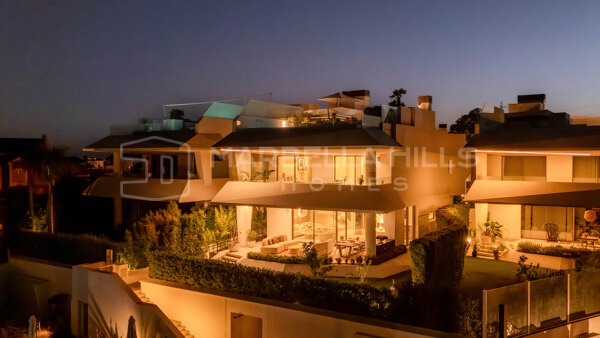 Villa contemporánea de lujo en venta en Nueva Andalucía Marbella – Urbanización cerrada en Celeste Marbella
