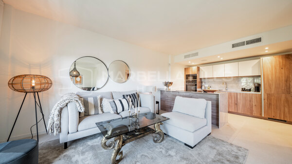 Modern Duplex Apartment with Rooftop Terrace in Los Pinos de Aloha – Nueva Andalucía, Marbella