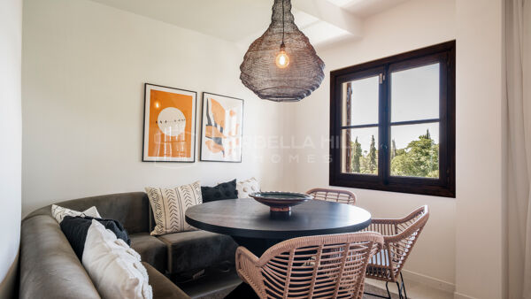 Modernes Duplex mit Dachterrasse und Panoramablick in Los Pinos de Aloha – Nueva Andalucía, Marbella