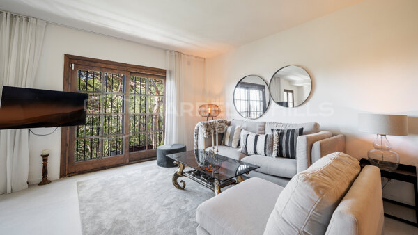 Modern Duplex Apartment with Rooftop Terrace in Los Pinos de Aloha – Nueva Andalucía, Marbella