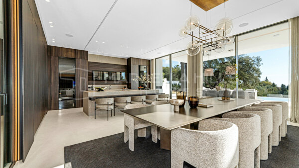 Villa contemporaine à vendre à Sierra Blanca, Marbella sur la Golden Mile avec vue mer panoramique