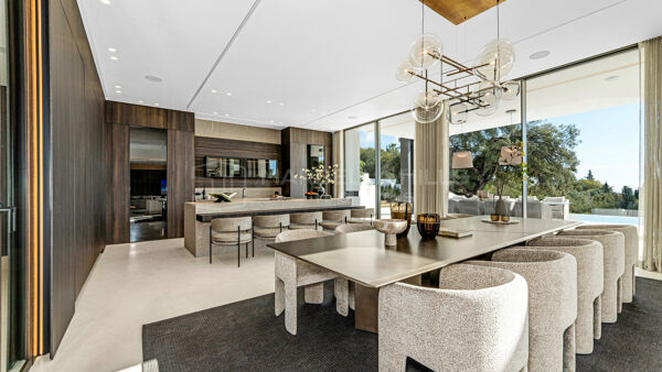 Villa contemporaine à vendre à Sierra Blanca, Marbella sur la Golden Mile avec vue mer panoramique