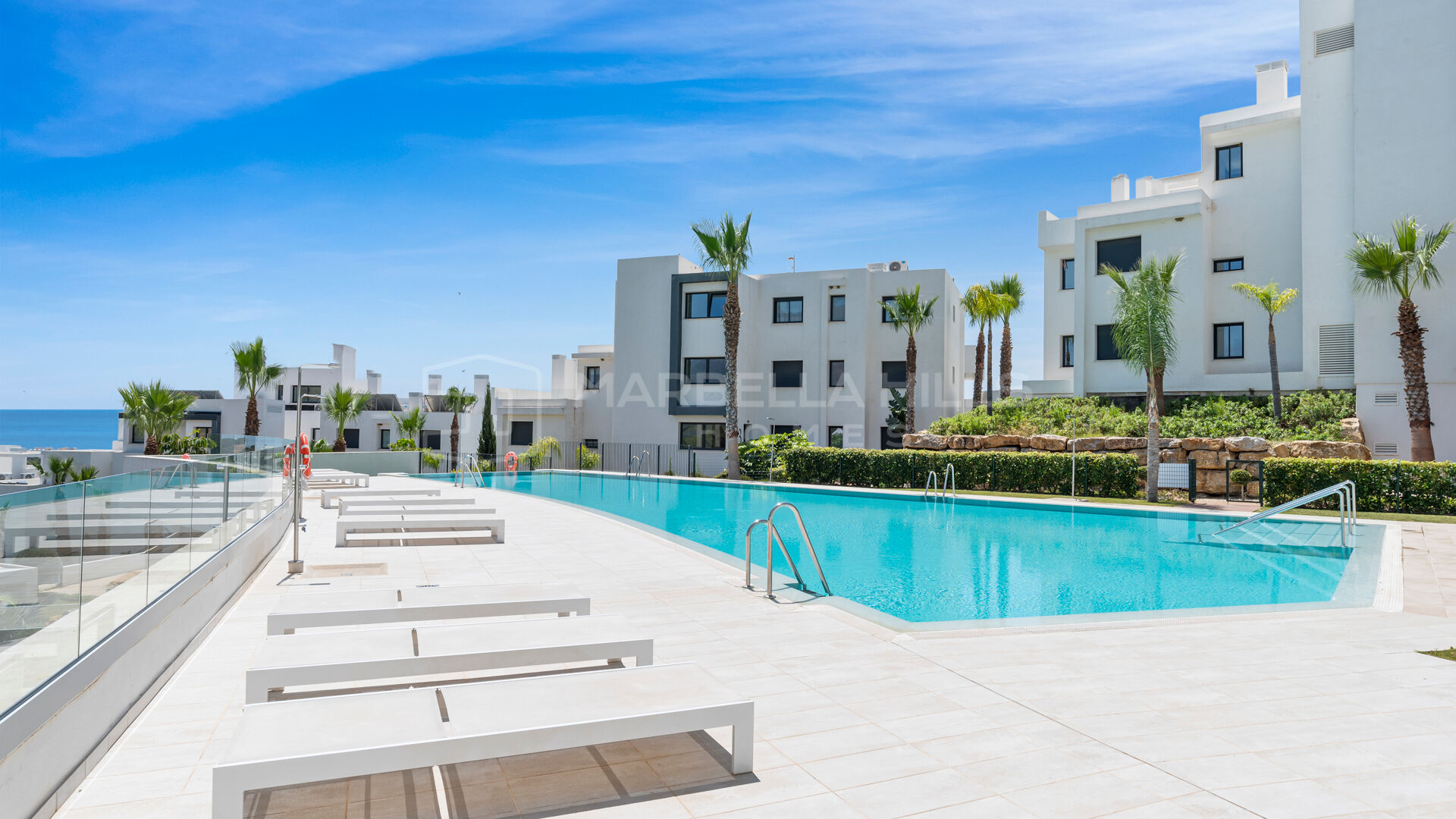 Appartement moderne en rez-de-chaussée avec jardin privé à Estepona Golf
