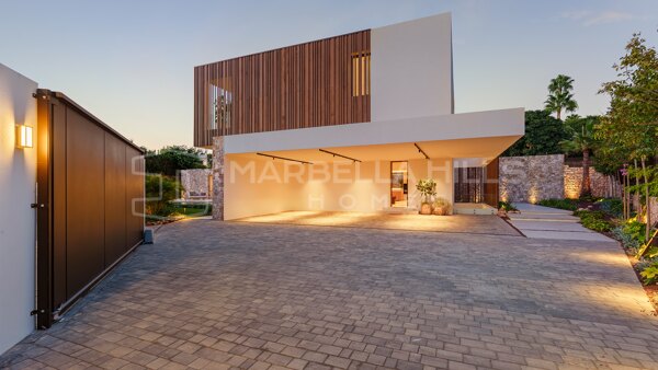 Domaine de luxe sur la Golden Mile de Marbella – Villa contemporaine à Lomas de Marbella Club près de Puente Romano