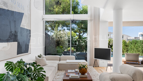 Modern Elegance with Panoramic Views in Prestigious Sierra Blanca