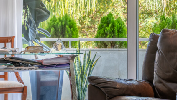 Refined Second-Line Beach Apartment in the Heart of Marbella