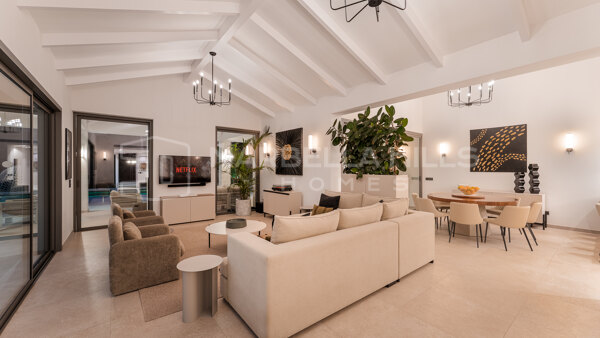 Villa contemporánea de lujo en La Cerquilla Nueva Andalucía | Residencia renovada en el Golf Valley de Marbella